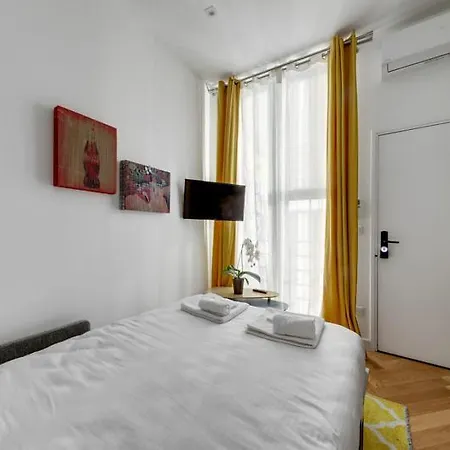 207 Cartier - Superb In Apartment Paris